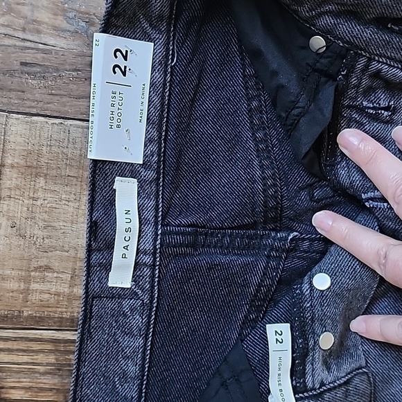 NWT Pacsun High Rise Bootcut Button Fly Jeans Sz 22 - Picture 4 of 7